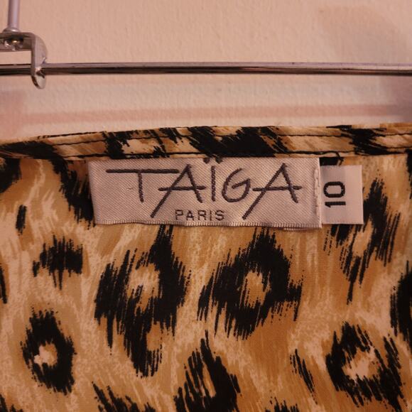 Taiga Leopard Print Semi Sheer Shawl Wrap Cover Up Womens Size 10 Made in USA - Picture 3 of 8